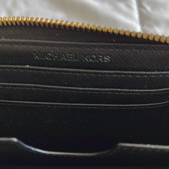 GUC Micheal Kors wristlet Black - Picture 4 of 6